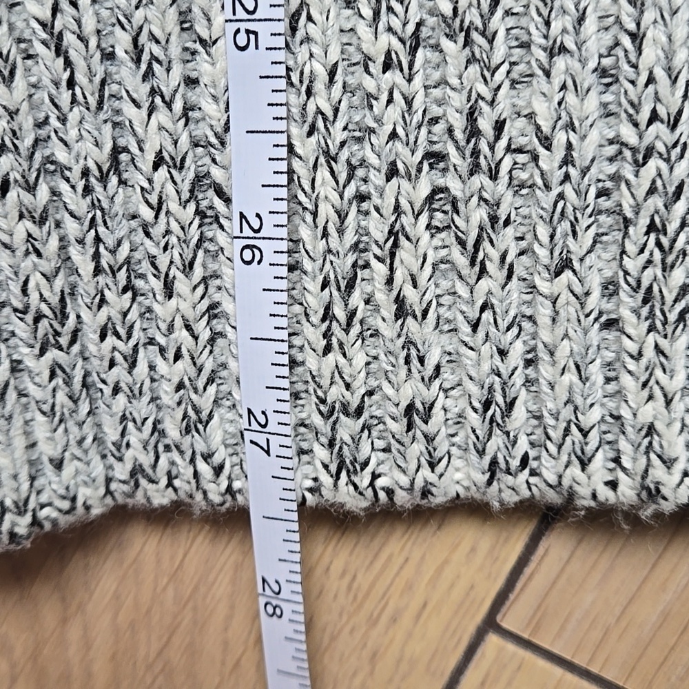 NWT ROOTS Snowy Fox Mock Neck Sweater size S - Picture 6 of 9